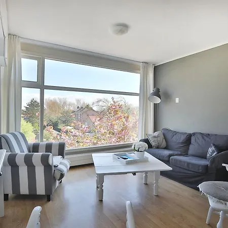 Apartament Chapeau *